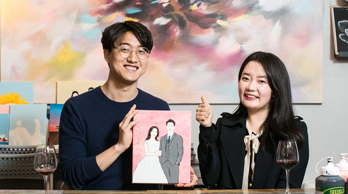 예비 신부에게 선물할 요량으로 팝아트 초상화 그리기에 도전한 이종현 주니어프로. 처음 접하는 팝아트 초상화였지만 정성을 다해 결혼사진을 근사한 팝아트로 완성했다.