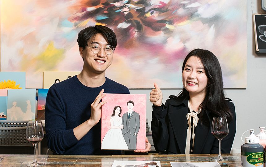 예비 신부에게 선물할 요량으로 팝아트 초상화 그리기에 도전한 이종현 주니어프로. 처음 접하는 팝아트 초상화였지만 정성을 다해 결혼사진을 근사한 팝아트로 완성했다.