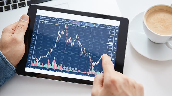 코로나19 사태의 장기화로 국내 경제가 큰 타격을 받으면서 개인 투자자들이 주식으로 눈을 돌린 것. ‘동학개미운동’이라는 신조어까지 탄생시킨 2020년 봄 주식 투자에 대한 한라인들의 생각들을 만나본다.