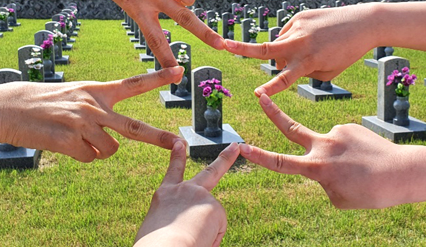 감사와 추모의 마음을 전한 한라인들의 출품작을 보며 그분들의 숭고한 정신을 되새기는 시간을 가져본다.