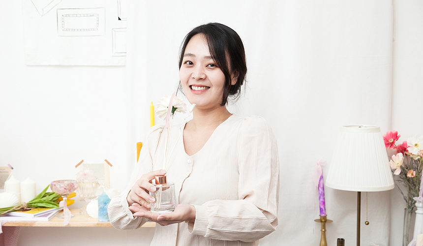 이번 한라 클래스는 캔들 공방에서 이뤄졌다. 저마다의 취향에 따라 소이 캔들, 왁스 타블렛, 디퓨저 중에서 아이템을 선택해 배우는 시간이었다.