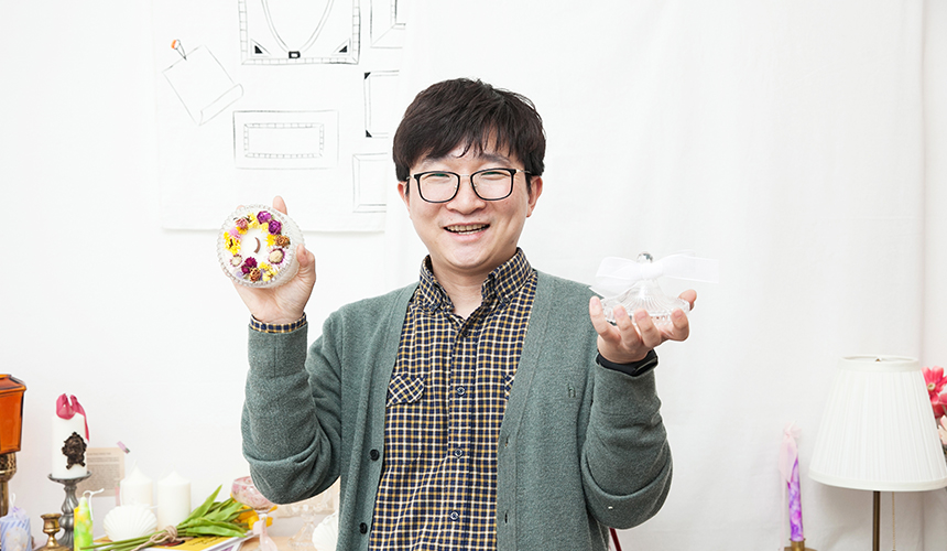 이번 한라 클래스는 캔들 공방에서 이뤄졌다. 저마다의 취향에 따라 소이 캔들, 왁스 타블렛, 디퓨저 중에서 아이템을 선택해 배우는 시간이었다.