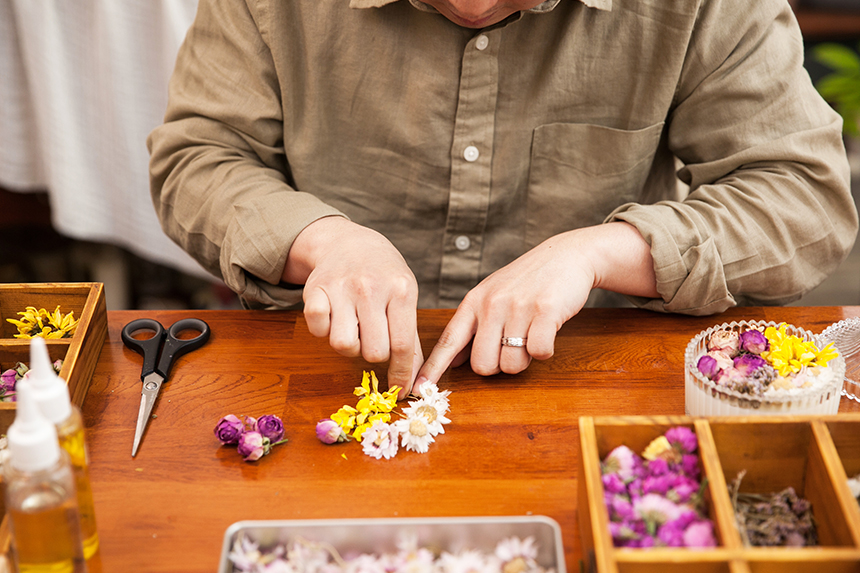이번 한라 클래스는 캔들 공방에서 이뤄졌다. 저마다의 취향에 따라 소이 캔들, 왁스 타블렛, 디퓨저 중에서 아이템을 선택해 배우는 시간이었다.