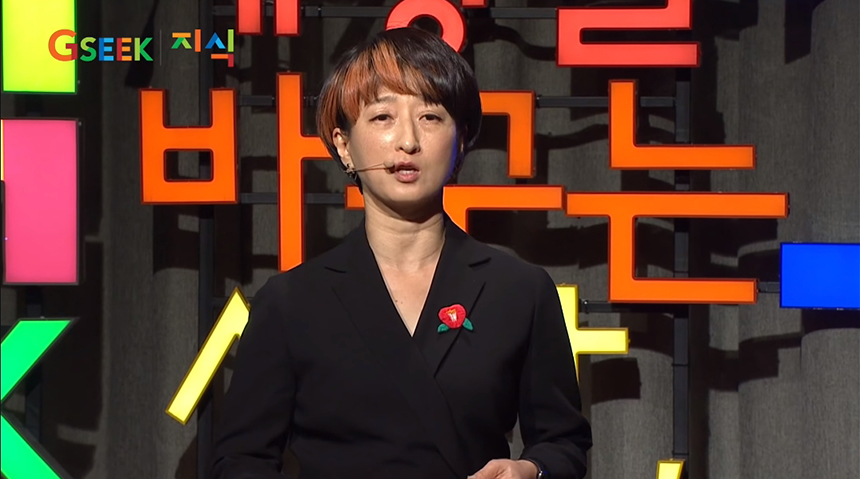 살과의 전쟁, 즐겁고 효과적으로 할 수는 없을까? 강인한 체력 기르기부터 놀라운 조회 수를 기록하며 다이어터들의 주목을 받은 인기 다이어트 유튜브 영상까지 한곳에 모았다.