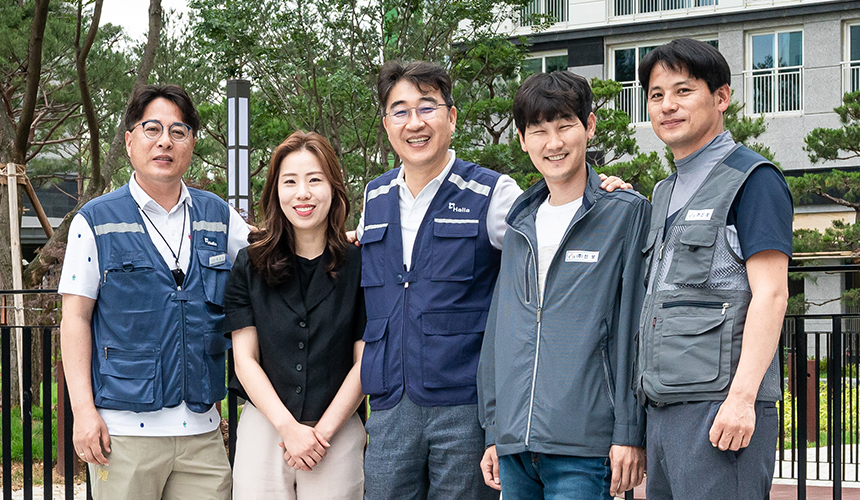 한라가 전기·소방 공사를 공동 수주한 화성동탄81B전기 현장은 한라인의 역할과 수고가 특히 돋보였다. 8월 입주를 앞두고 마무리 공사가 한창인 경기도 화성 현장을 소개한다.