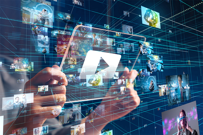 유튜브가 최고의 마케팅 수단이 된 지금, 기업들의 움직임이 심상치 않다. 건설, 식품, 유통, 금융 등 업종 구분 없이 기업들이 앞다퉈 유튜브 채널을 만들고 브랜드 인지도 향상과 홍보에 속도를 내고 있다. 일찌감치 유튜브로 ‘흥’한 대표 기업들을 소개한다.