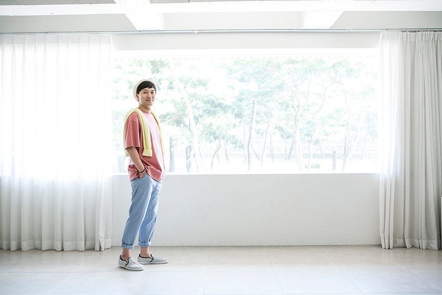 멀리 떠나기보다는 한곳에 머무르는 휴가, 즉 스테이케이션(Stay+Vacation)을 즐기려는 사람이 많다. 호텔에서 여유와 휴식을 즐기는 호캉스도 스테이케이션의 일종. 인프라사업관리팀 한승민 프로와 함께 호캉스 코디네이션에 도전해 본다.