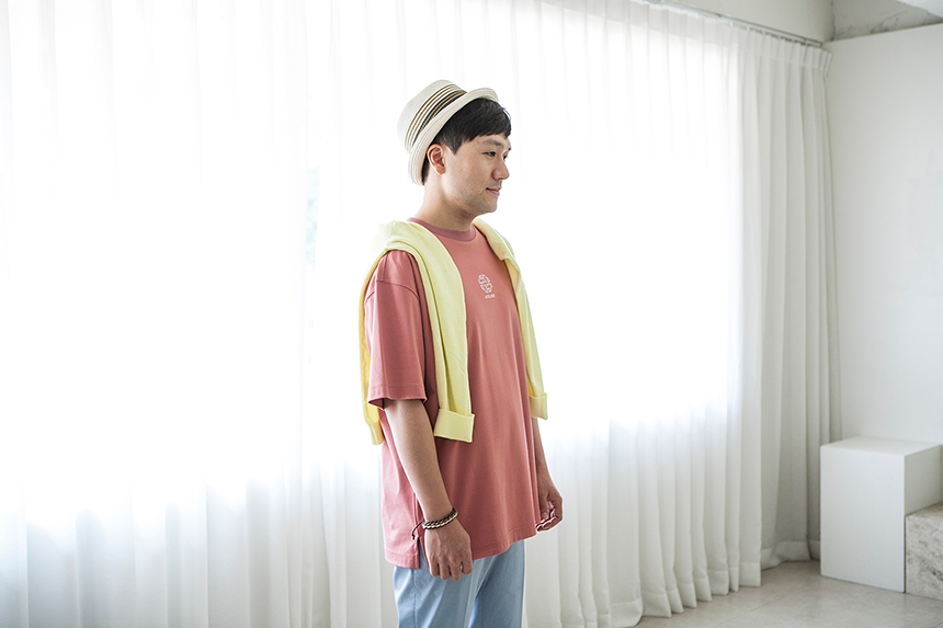 멀리 떠나기보다는 한곳에 머무르는 휴가, 즉 스테이케이션(Stay+Vacation)을 즐기려는 사람이 많다. 호텔에서 여유와 휴식을 즐기는 호캉스도 스테이케이션의 일종. 인프라사업관리팀 한승민 프로와 함께 호캉스 코디네이션에 도전해 본다.