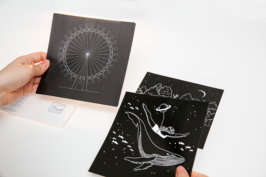 내가 머무는 공간마저 지루해졌다면 수작업의 묘미를 경험할 수 있는 아크릴 무드등 만들기를 추천! 마음을 따뜻하게 비추는 은은한 불빛이 낭만적인 밤을 선물한다.