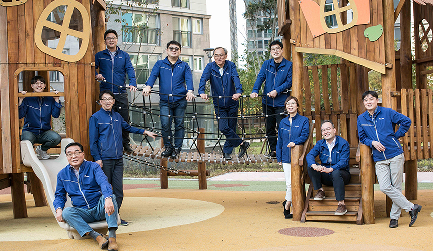 한라가 아파트 건설 이력에 뜻깊은 기록을 남기게 됐다. 2018년 6월 착공 이후 부산경남지역의 많은 기대와 주목을 받아온 김해 해반천 한라비발디가 오는 11월 입주를 앞두고 있다. 회사의 첫 번째 지역주택조합 아파트를 준공한 김해북부현장으로 찾아가본다.