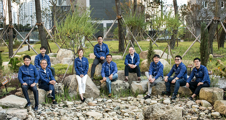 한라가 아파트 건설 이력에 뜻깊은 기록을 남기게 됐다. 2018년 6월 착공 이후 부산경남지역의 많은 기대와 주목을 받아온 김해 해반천 한라비발디가 오는 11월 입주를 앞두고 있다. 회사의 첫 번째 지역주택조합 아파트를 준공한 김해북부현장으로 찾아가본다.
