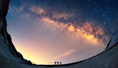 도시의 화려한 야경도 아름답지만 어두운 밤하늘을 수놓은 별빛 아래에 서면 연신 감탄사만 이어질 뿐. 현대인의 메마른 마음은 대자연의 품 안에서 촉촉한 감성으로 젖어든다. 별 하나, 별 둘 헤아리며 낭만에 빠지는 초겨울밤의 이벤트 ‘별보기’.