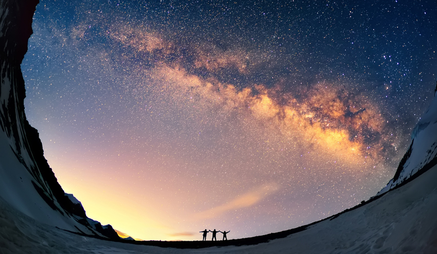 도시의 화려한 야경도 아름답지만 어두운 밤하늘을 수놓은 별빛 아래에 서면 연신 감탄사만 이어질 뿐. 현대인의 메마른 마음은 대자연의 품 안에서 촉촉한 감성으로 젖어든다. 별 하나, 별 둘 헤아리며 낭만에 빠지는 초겨울밤의 이벤트 ‘별보기’.