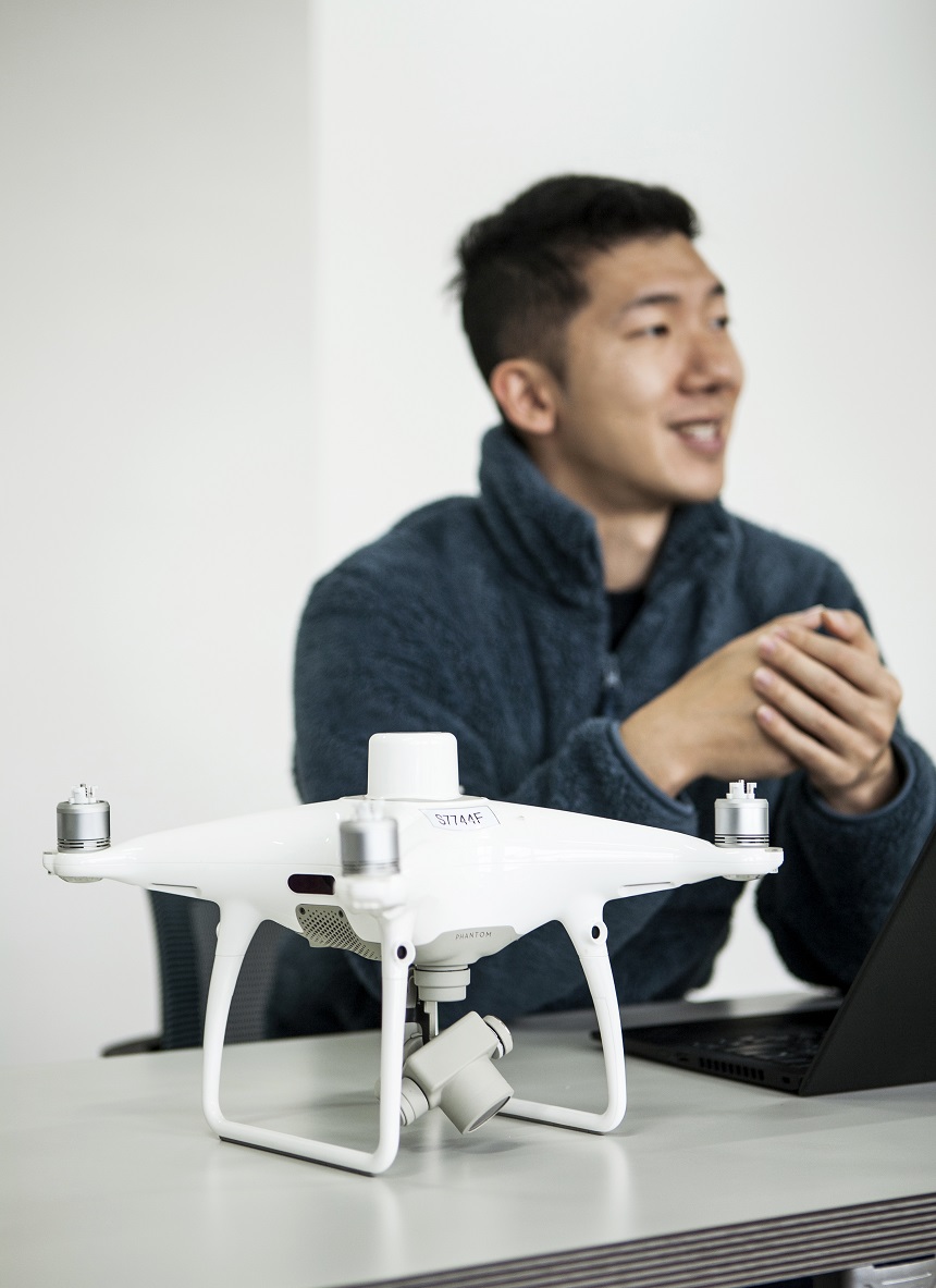 기술은 사람을 위해 존재하지만, 그 기술을 활용해 취득한 정보를 더욱 가치 있게 활용하는 것은 결국 사람의 몫이다. 국내 최초 콘테크 스타트업 엔젤스윙은 드론으로 얻은 데이터를 더욱 가치 있는 정보로 활용하도록 돕는 드론 데이터 솔루션을 제공한다. 혁신 기술로 사회와 산업 문제를 해결한다는 미션 아래 활동하는 벤처기업의 날갯짓은 건설 현장에 혁신을 이끌고 있다