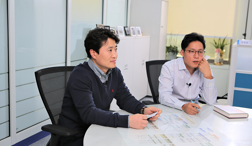 팀별 ‘성장Story’ 시리즈 네 번째 주인공 건설사업본부의 ‘인프라 부문’. 기존의 사업 방식의 틀을 벗어나 적극적인 디벨로퍼로의 진화를 거듭하고 있다. ‘악착같은’ 마음으로 한라의 발전을 이뤄나가는 인프라 부문의 중・단기 비전과 전략을 들어보았다.