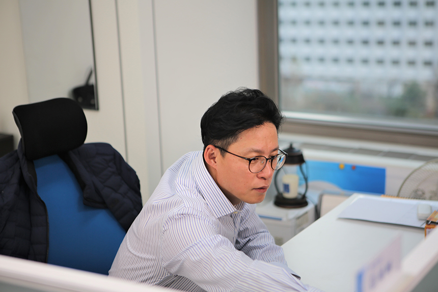 팀별 ‘성장Story’ 시리즈 네 번째 주인공 건설사업본부의 ‘인프라 부문’. 기존의 사업 방식의 틀을 벗어나 적극적인 디벨로퍼로의 진화를 거듭하고 있다. ‘악착같은’ 마음으로 한라의 발전을 이뤄나가는 인프라 부문의 중ㆍ단기 비전과 전략을 들어보았다.