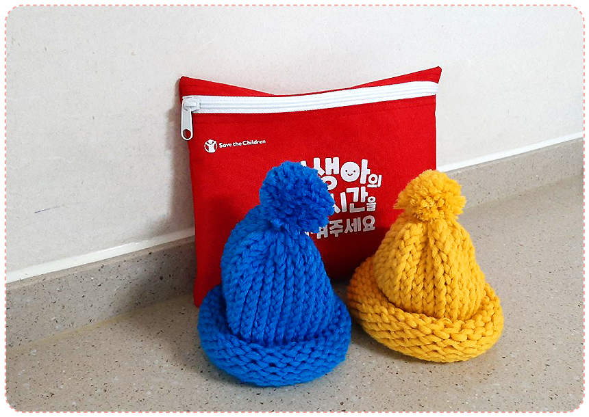 코로나19로 두려움과 답답함이 이어진 2020년이었지만 한해를 마무리하며 한라인들이 의미 있는 캠페인에 동참했다. ‘신생아 살리기 모자뜨기 캠페인’이 바로 그것. 니팅룸을 활용해 쉽고 재미있게 모자를 완성하고 소중한 생명을 돕는 가치 있는 봉사 활동까지!