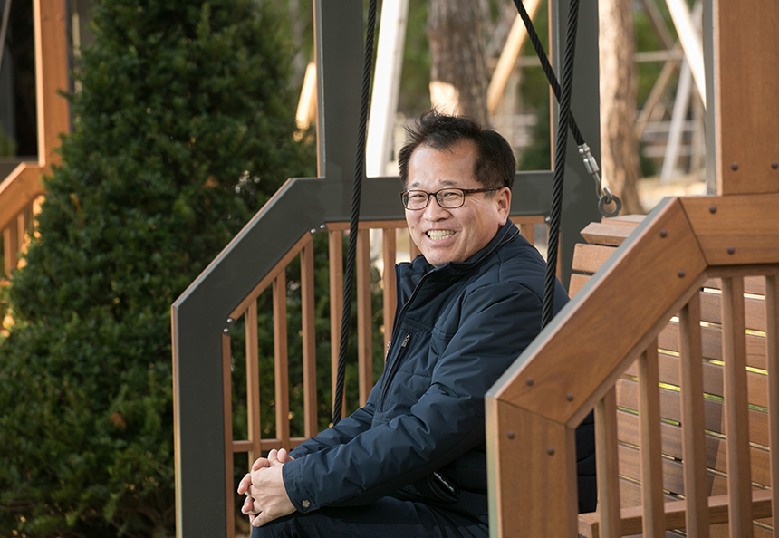 2020년 연말을 앞두고 반가운 소식이 들려왔다. 당진 최초로 교육 특화 단지로 기대를 받으며 2018년 6월에 착공한 한라비발디 캠퍼스가 2020년 11월 30일 드디어 입주를 시작했다. 총 30개월간의 짧지 않은 여정 동안 완벽한 시공 품질을 위해 열정을 쏟아온 현장의 이야기를 전한다.