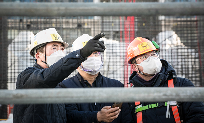 최근 현장의 적극적이고 세밀한 방역 대책으로 금천구청장으로부터 안전관리 최우수현장으로 선정된 가산동지식산업센터 ‘한라 원앤원타워’ 신축공사 현장을 소개한다.