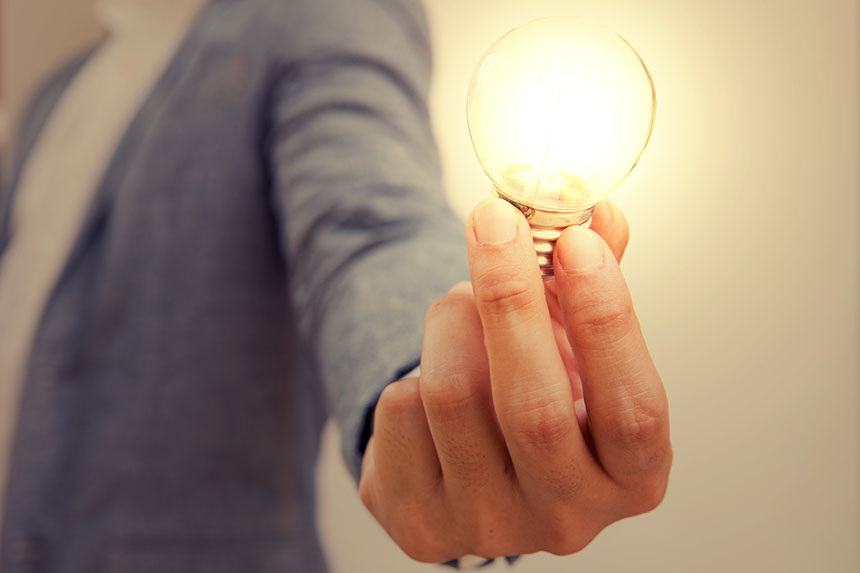 격려는 에너지를 만들어내는 강력한 원동력이다. 기업과 리더는 격려라는 긍정의 도구를 활용하는 지혜가 필요하다. 기업 구성원들의 지치지 않는 열정과 노력을 원한다면 차고 넘치도록 칭찬하고 지지하며 그들의 용기를 북돋워주어야 한다. 지금 당장!