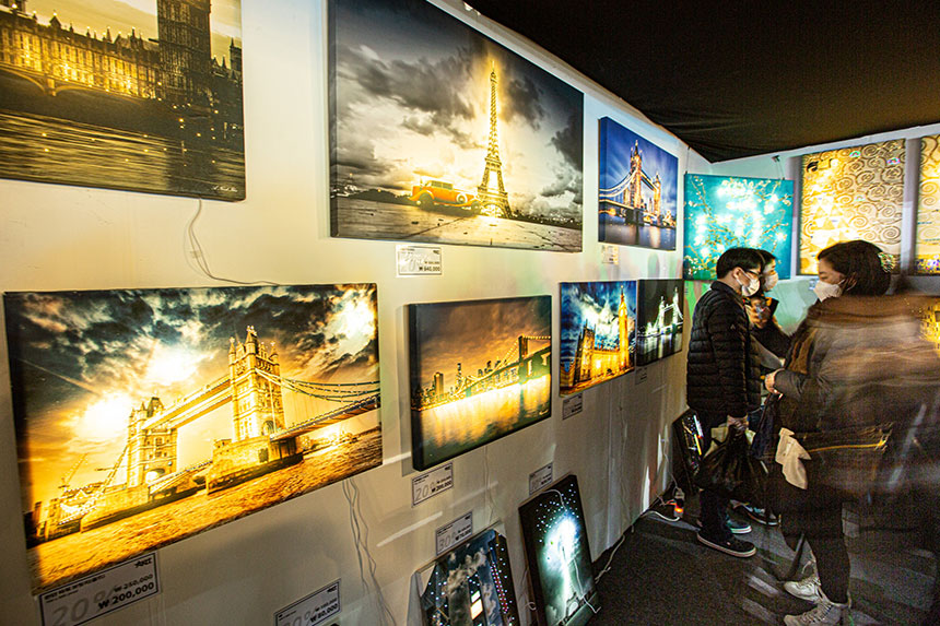 지난 3월·공간인테리어·디자인 전문 전시회 '2021 인테리어디자인코리아'가 일산 킨텍스에서 열렸다. 리빙 분야 트렌드를 제시하는 이번 전시회에서는 코로나19로 달라진 공간의 역할과 다양한 인테리어 솔루션을 만날 수 있었다.