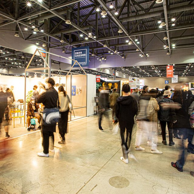지난 3월·공간인테리어·디자인 전문 전시회 '2021 인테리어디자인코리아'가 일산 킨텍스에서 열렸다. 리빙 분야 트렌드를 제시하는 이번 전시회에서는 코로나19로 달라진 공간의 역할과 다양한 인테리어 솔루션을 만날 수 있었다.