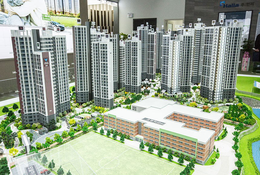 아산의 개발 비전과 천안의 풍부한 인프라를 동시에 누릴 수 있는 최고의 조건으로 부동산 시장의 핫이슈로 떠오른 아산 한라비발디 스마트밸리.