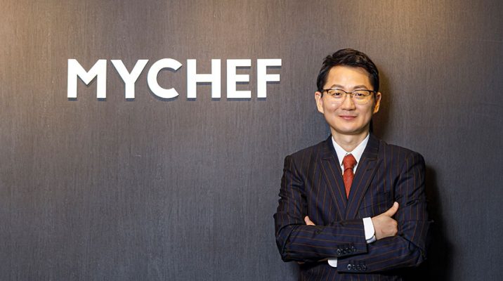 마이셰프는 국내 최초 밀키트 전문 기업으로 월 평균 20만 개 밀키트 제품을 판매하고 있다. 전년 대비 매출 151%라는 놀라운 성장세를 보이며 내년에는 코스닥 상장을 준비 중이다. 마이셰프의 리더 임종억 대표로부터 마이셰프의 현재와 미래 비전을 들어본다.